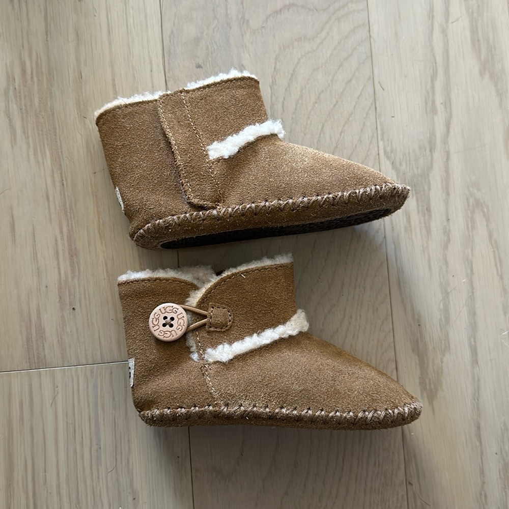 Kids Baby UGG brown booties button hook closure
